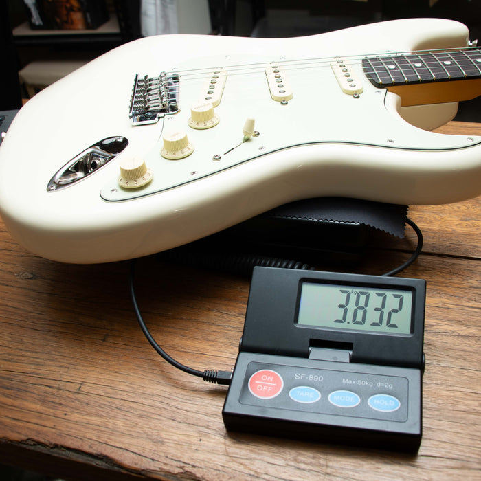 Fender American Professional Stratocaster Rosewood Fingerboard Electric Guitar - Olympic White - US26039098
