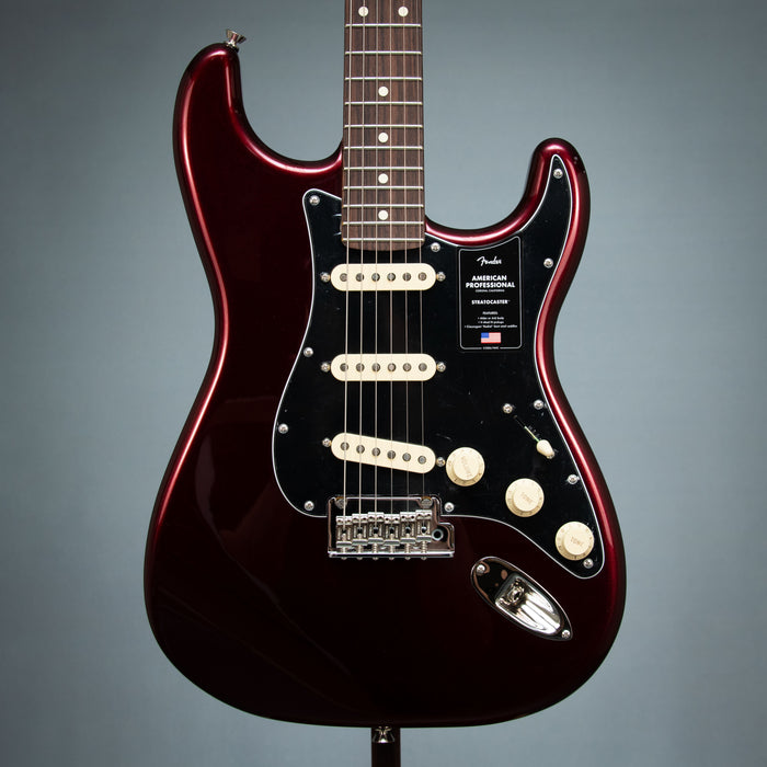 Fender American Professional Stratocaster Rosewood Fingerboard Electric Guitar - Oxblood - US26045276