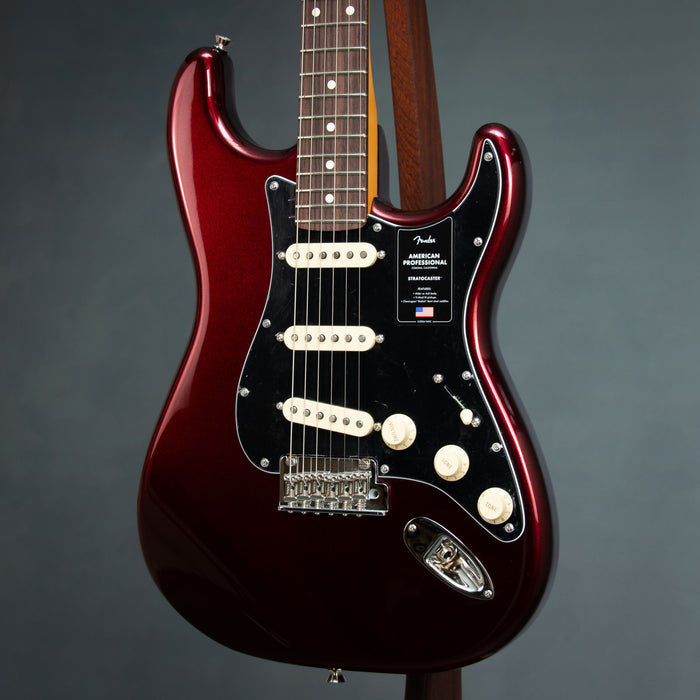 Fender American Professional Stratocaster Rosewood Fingerboard Electric Guitar - Oxblood - US26045276