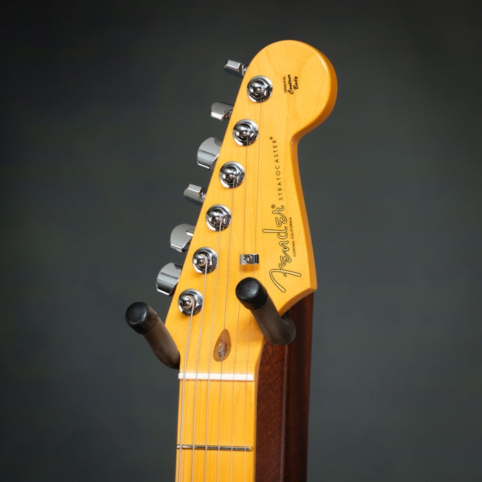 Fender American Professional Stratocaster Maple Fingerboard Electric Guitar - Black - US26049777