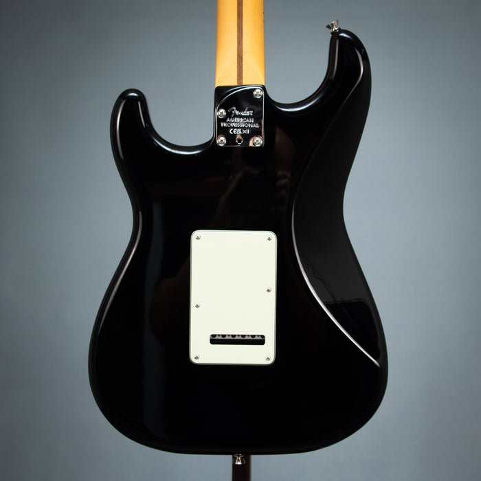 Fender American Professional Stratocaster Maple Fingerboard Electric Guitar - Black - US26049777