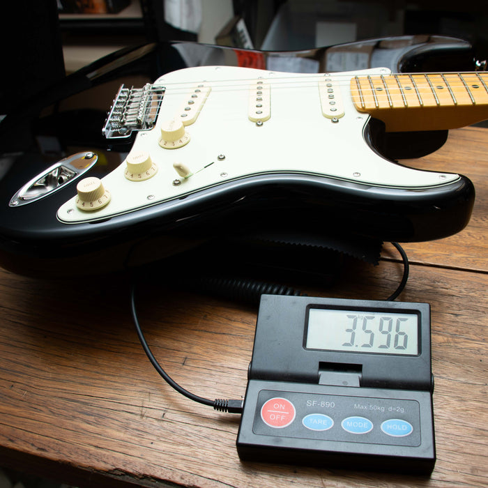 Fender American Professional Stratocaster Maple Fingerboard Electric Guitar - Black - US26049777