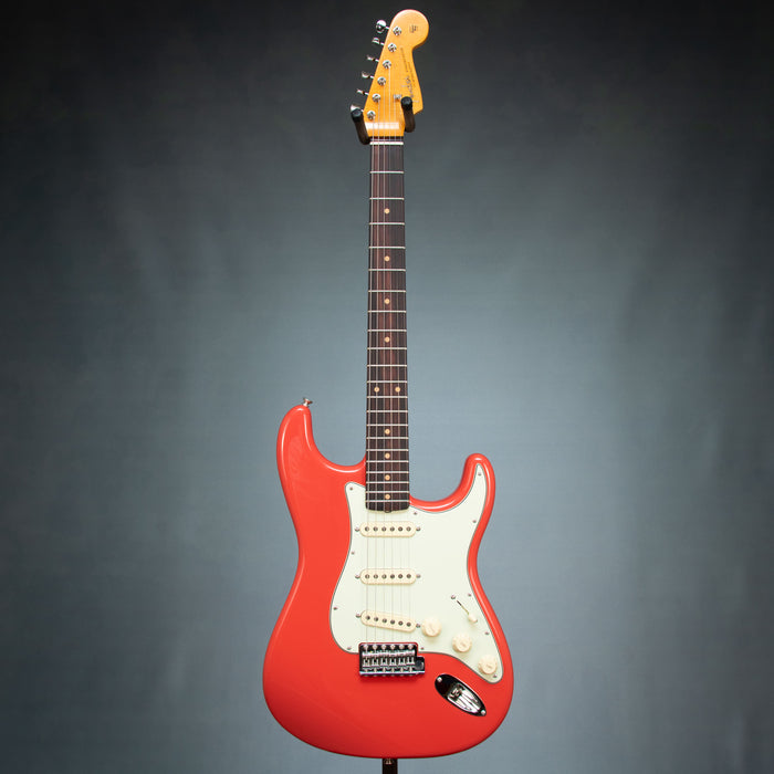 Fender Limited Edition FSR American Vintage II '61 Stratocaster Rosewood Fingerboard - Fiesta Red - V25601