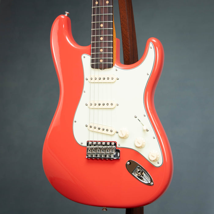 Fender Limited Edition FSR American Vintage II '61 Stratocaster Rosewood Fingerboard - Fiesta Red - V25601