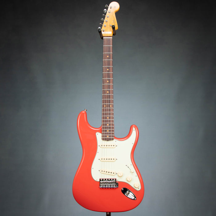Fender Limited Edition FSR American Vintage II '61 Stratocaster Rosewood Fingerboard - Fiesta Red - B-Stock - V2563224B