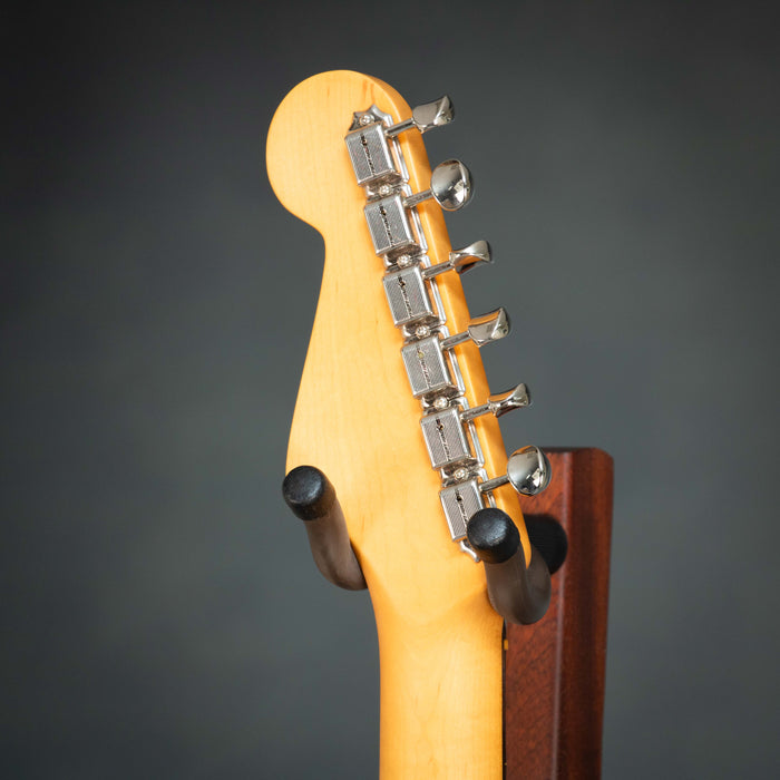 Fender Limited Edition FSR American Vintage II '61 Stratocaster Rosewood Fingerboard - Fiesta Red - B-Stock - V2563224B