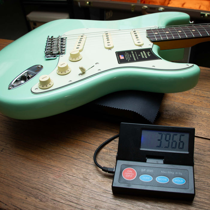 Fender American Vintage II 1961 Stratocaster Rosewood Fingerboard - Surf Green - V26321