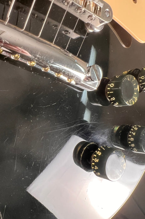 Gibson 1980 Les Paul Pro Deluxe w/Case - Ebony - Preowned