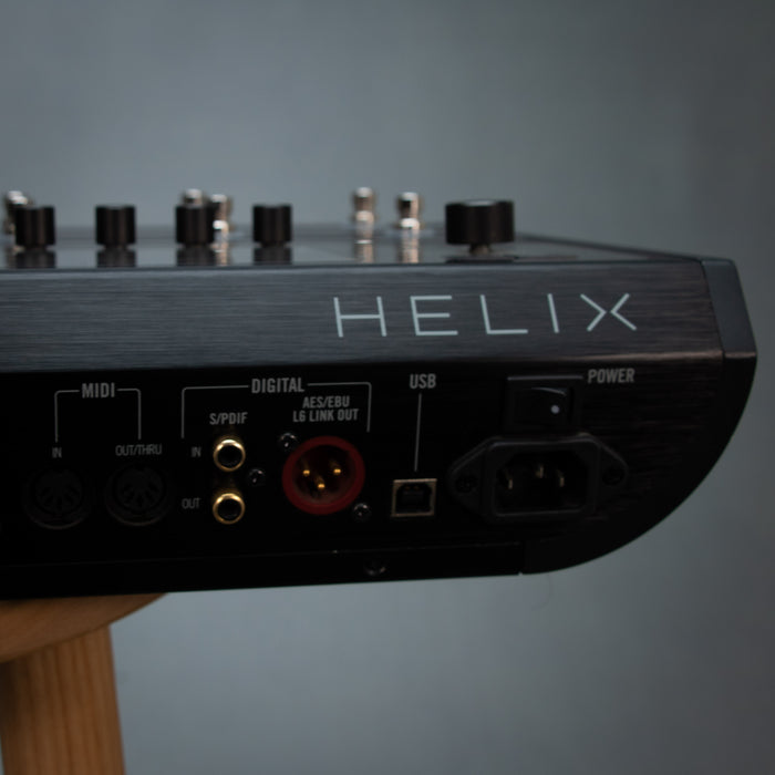 Line 6 Helix Floor Multi Effects  - Preowned