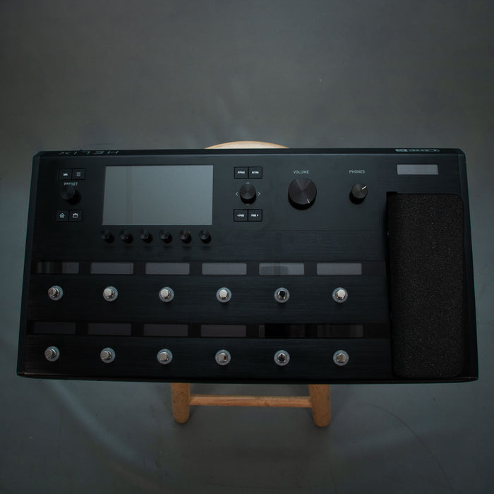 Line 6 Helix Floor Multi Effects  - Preowned