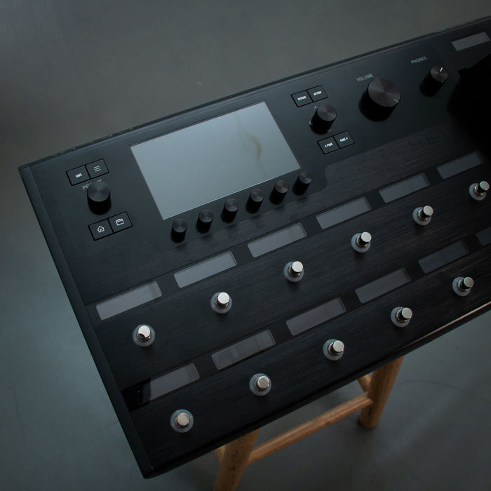 Line 6 Helix Floor Multi Effects  - Preowned