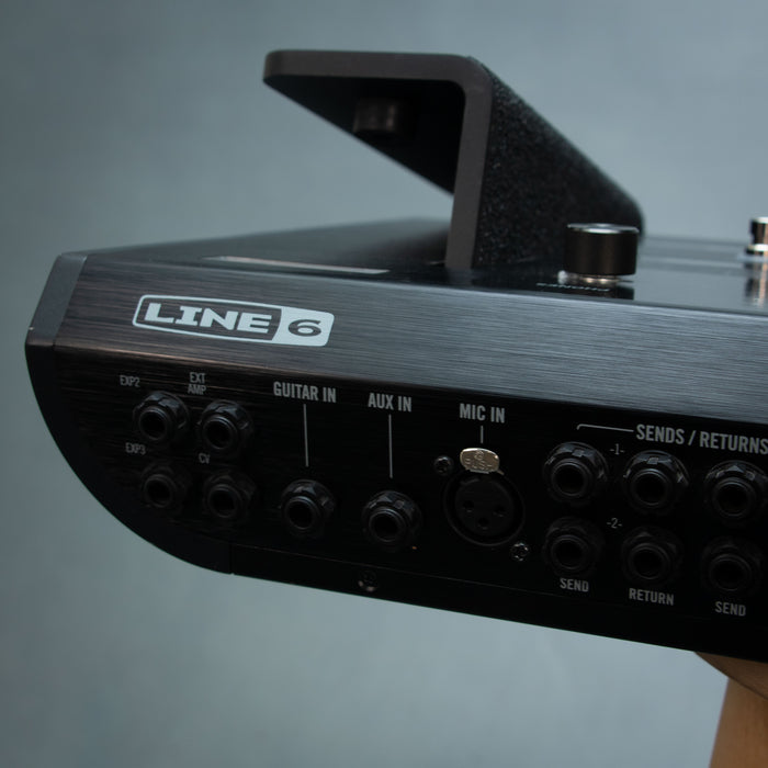 Line 6 Helix Floor Multi Effects  - Preowned