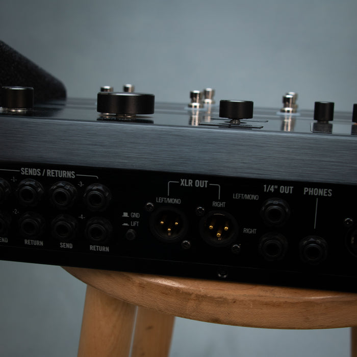 Line 6 Helix Floor Multi Effects  - Preowned