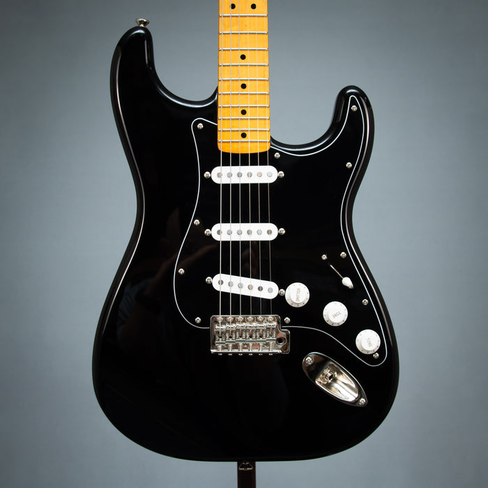 Squier 2021 Classic Vibe 70s Stratocaster w/Case - Black - Preowned