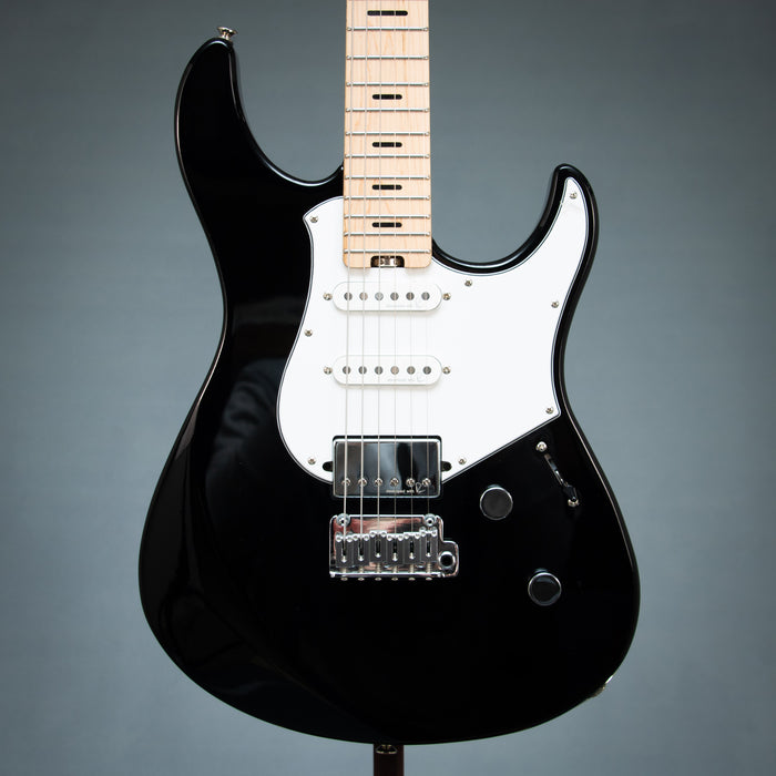 Yamaha Pacifica Standard Plus PACS+12M w/Bag - Black - Preowned