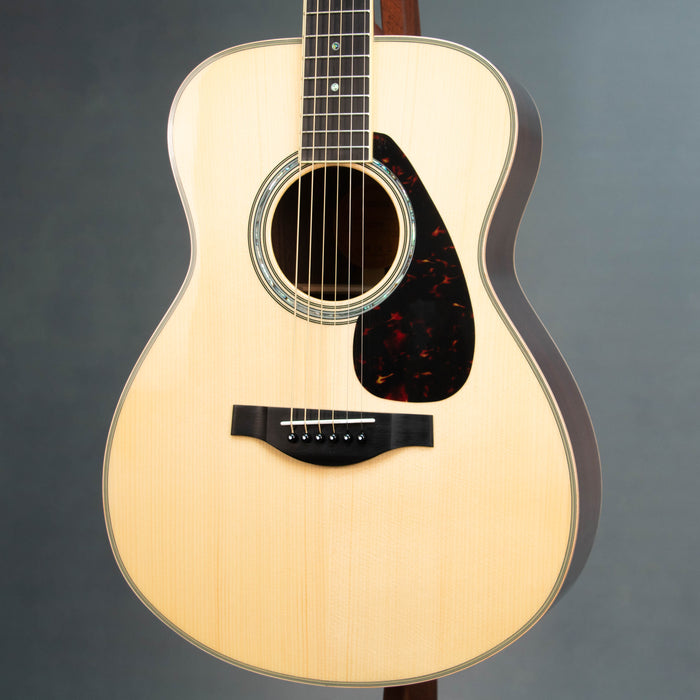 Yamaha LS16 Concert Acoustic-Electric Guitar w/Bag - Natural