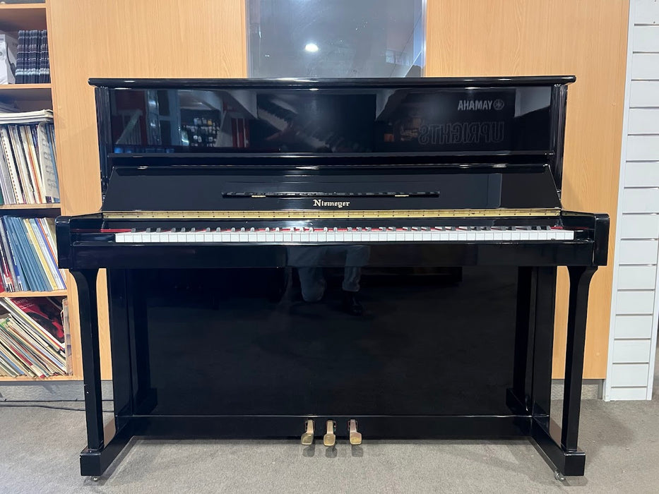 Niemeyer Preowned Upright Piano A11792 - Polished Ebony