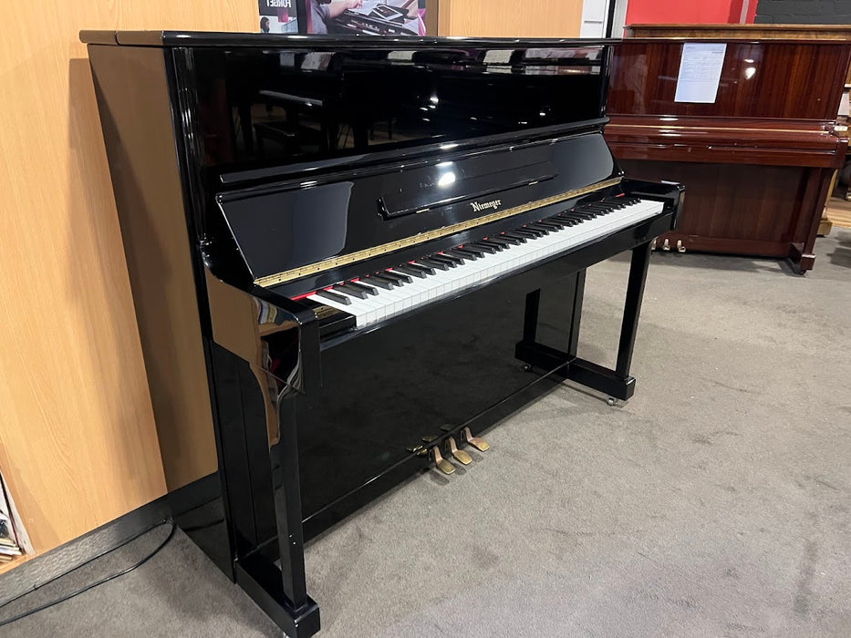 Niemeyer Preowned Upright Piano A11792 - Polished Ebony