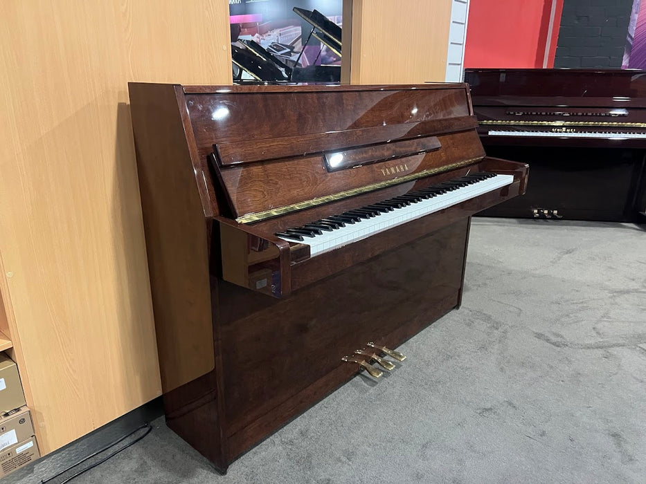 Yamaha C108 108cm Preowned Upright Piano - Polished Walnut