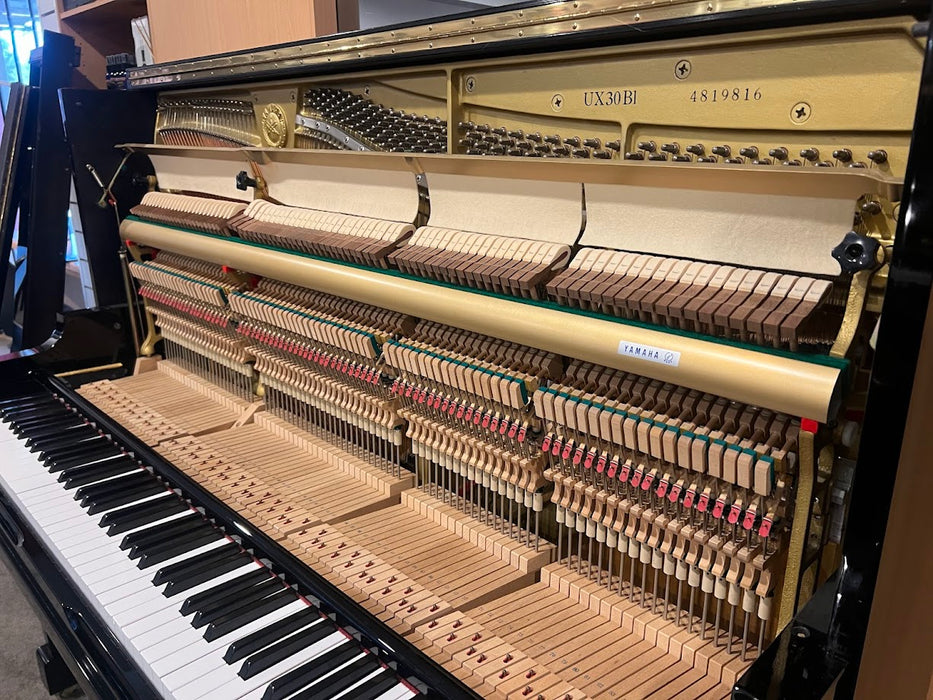 Yamaha UX30BL 131cm Preowned Upright Piano 4819816 - Polished Ebony