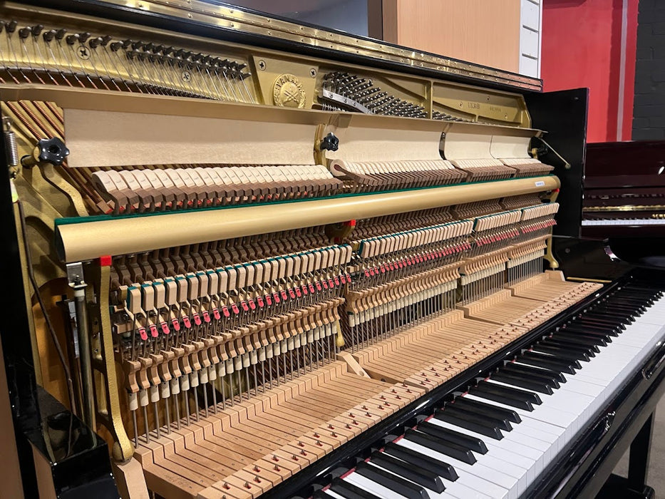 Yamaha UX30BL 131cm Preowned Upright Piano 4819816 - Polished Ebony