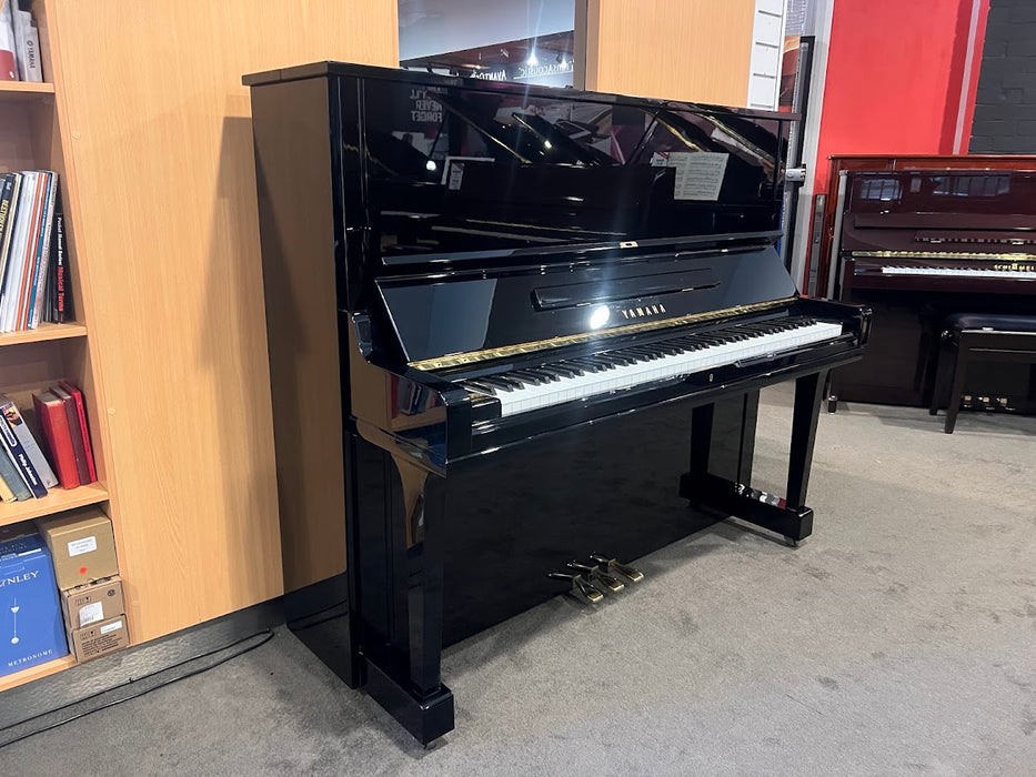 Yamaha U3A 131cm Preowned Upright Piano 3851748 - Polished Ebony