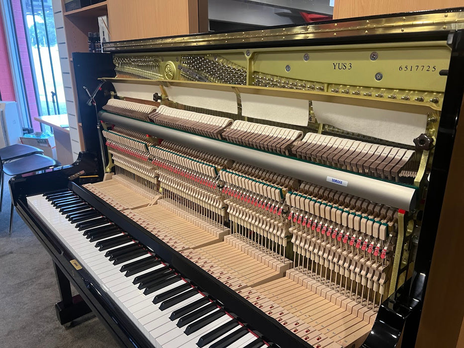 Yamaha YUS3 131cm Preowned Upright Piano 6517725 - Polished Ebony
