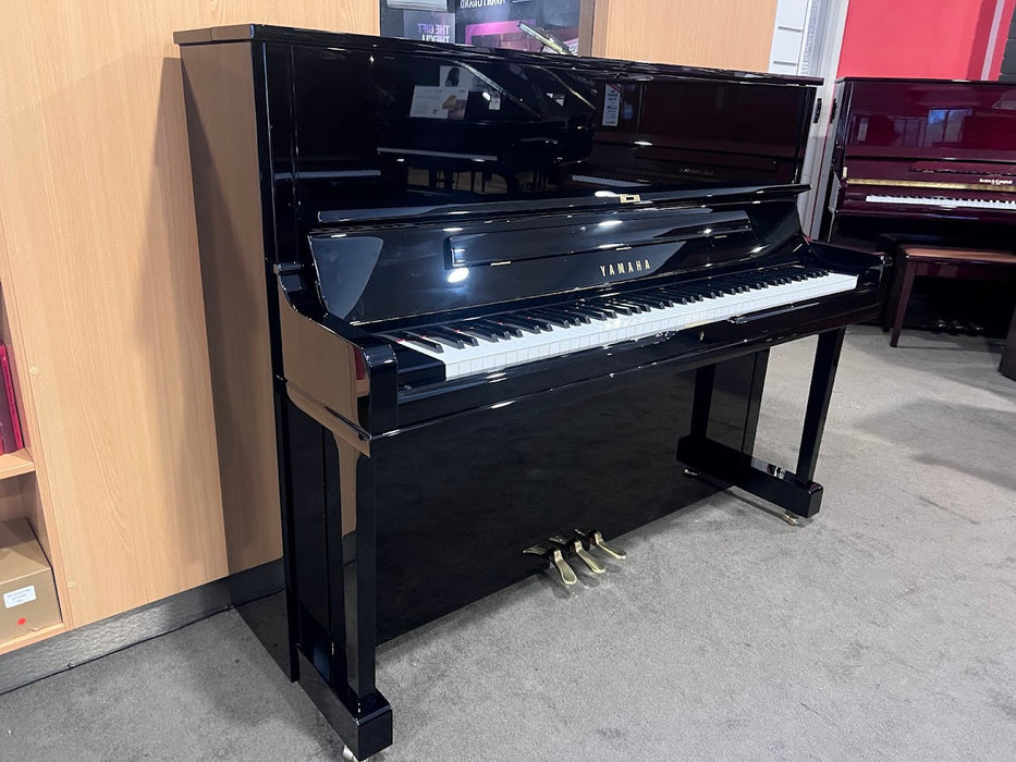 Yamaha YUS1 121cm Preowned Upright Piano 6572112 - Polished Ebony