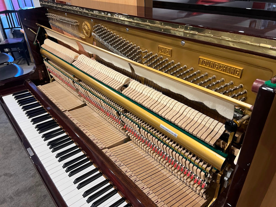 Young Chang U121 121cm Preowned Upright Piano 0210016 - Polished Mahogany