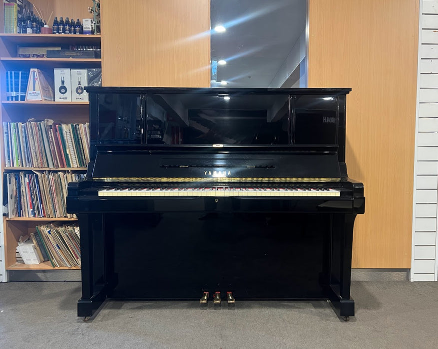 Yamaha UX3 131cm Preowned Upright Piano 3941552 - Polished Ebony