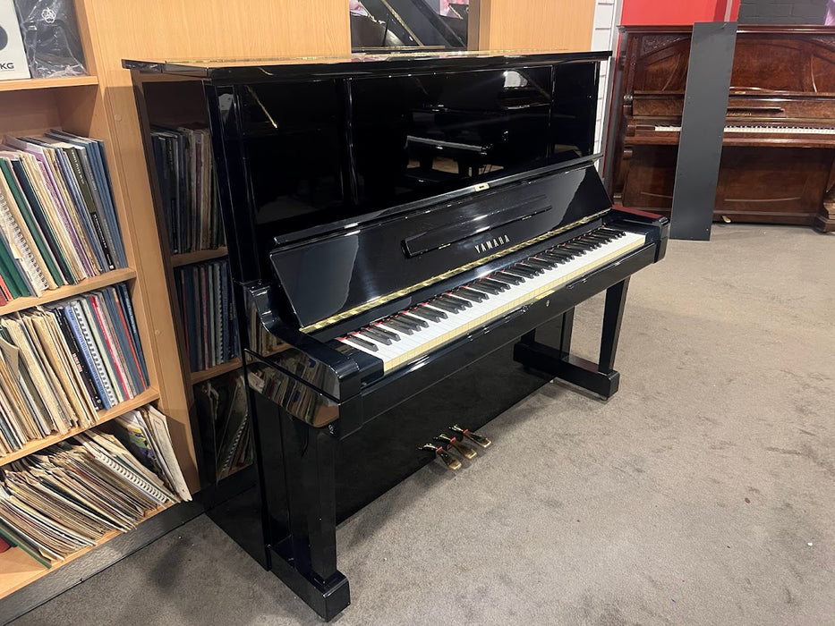 Yamaha UX3 131cm Preowned Upright Piano 3941552 - Polished Ebony