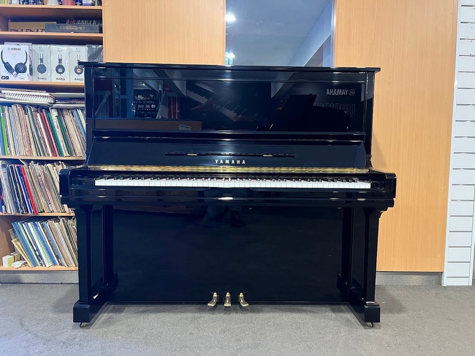 Yamaha U300 131cm Preowned Upright Piano 5551376 - Polished Ebony