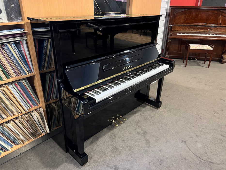 Yamaha U300 131cm Preowned Upright Piano 5551376 - Polished Ebony