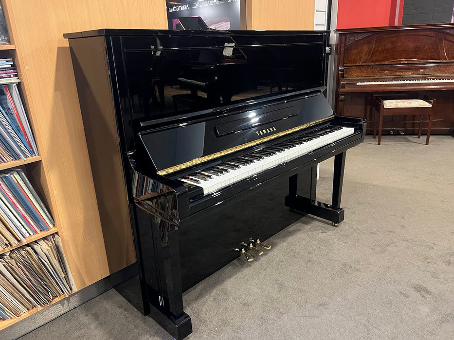 Yamaha U300 131cm Preowned Upright Piano 5534831 - Polished Ebony