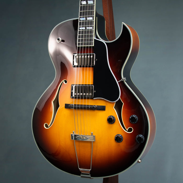 Eastman AR372CE Hollowbody w/Case - Sunburst - Preowned