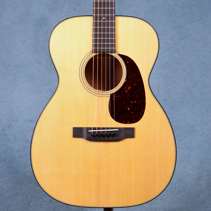 Martin 00-18 Standard Series 00 Acoustic Guitar - 2837361