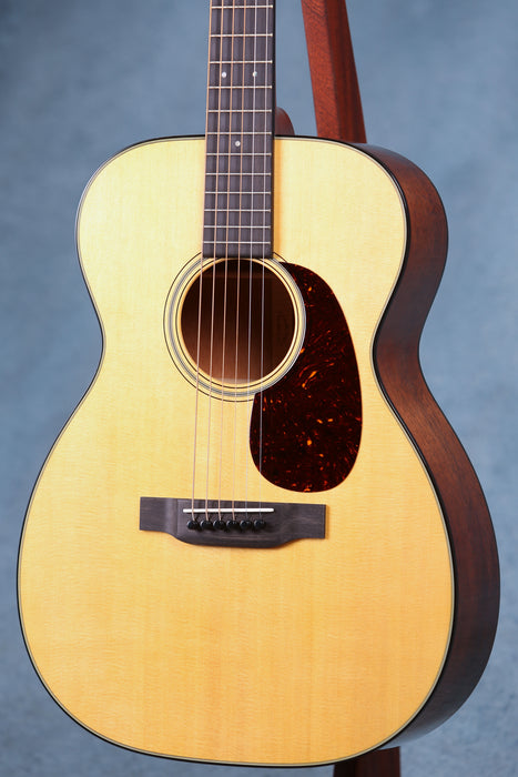 Martin 00-18 Standard Series 00 Acoustic Guitar - 2837361