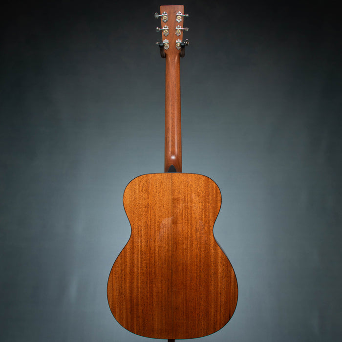 Martin 000-18 Standard Series Auditorium Size Acoustic Guitar - 3027557