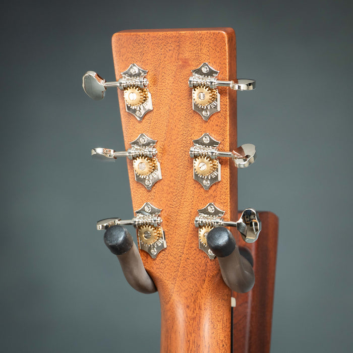 Martin 000-18 Standard Series Auditorium Size Acoustic Guitar - 3027557
