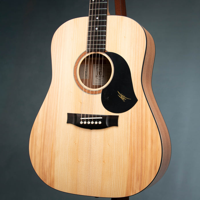 Maton S60 Dreadnought Acoustic Guitar w/Case - 12882 2FC