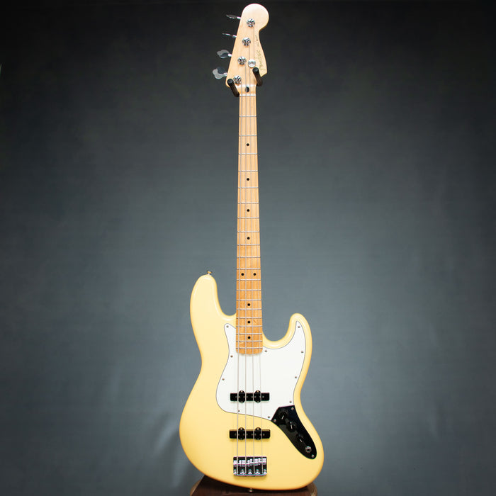 Fender 2022 Player Jazz Bass w/Case - Buttercream - Preowned