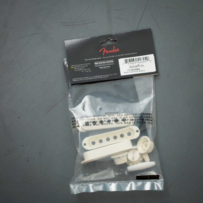 Fender 2008 Standard Stratocaster Tint w/Case - Black - Preowned