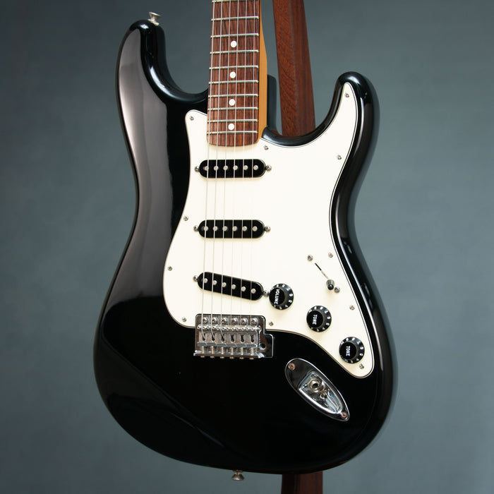 Fender 2008 Standard Stratocaster Tint w/Case - Black - Preowned