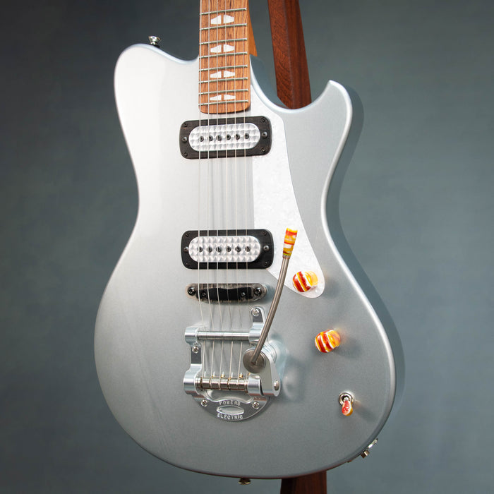 Powers Electric A-Type FF42 CamTail Electric Guitar - Dolomite Silver - A510