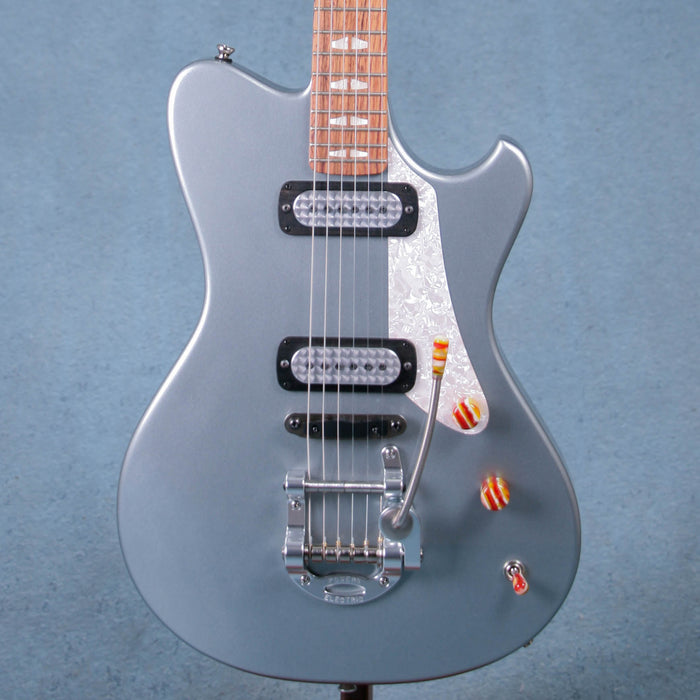Powers Electric A-Type FF42 CamTail Electric Guitar - Dolomite Silver - A510