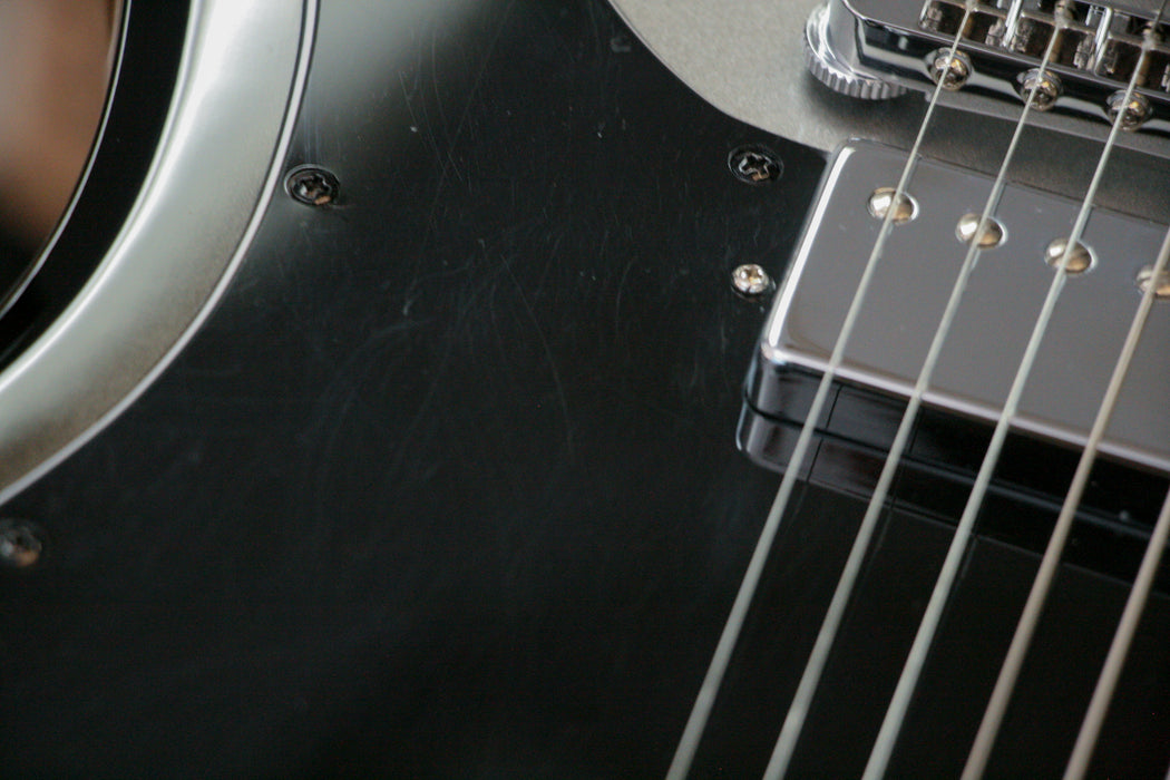 Dunable R2 DE Electric Guitar w/Bag - Silverburst - Preowned