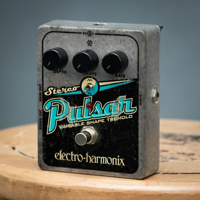 Electro Harmonix Stereo Pulsar Tremolo Effects Pedal - Preowned