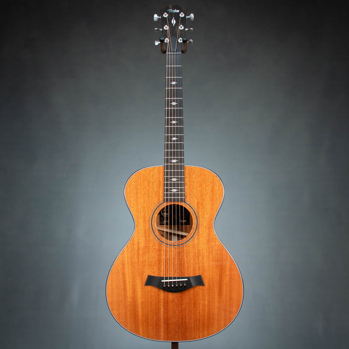 Taylor C22ce C0945 2026 Catch Custom Grand Concert - Mahogany / Mahogany - 1204026095