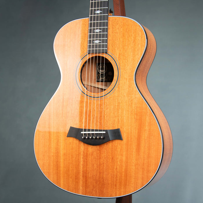Taylor C22ce C0945 2026 Catch Custom Grand Concert - Mahogany / Mahogany - 1204026095