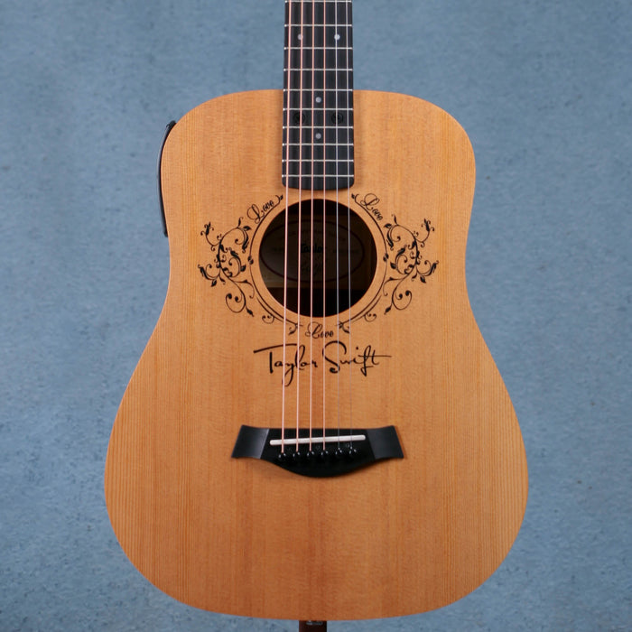 Taylor TSBTe Taylor Swift Signature Baby Acoustic - 2203134002